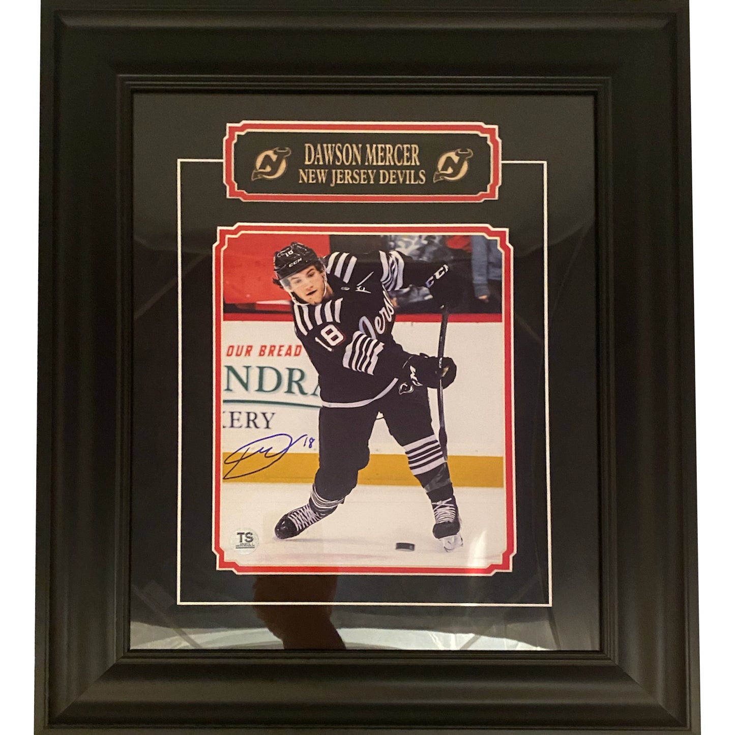Dawson Mercer Autographed New Jersey Devils Shooting 8x10 Framed Photo