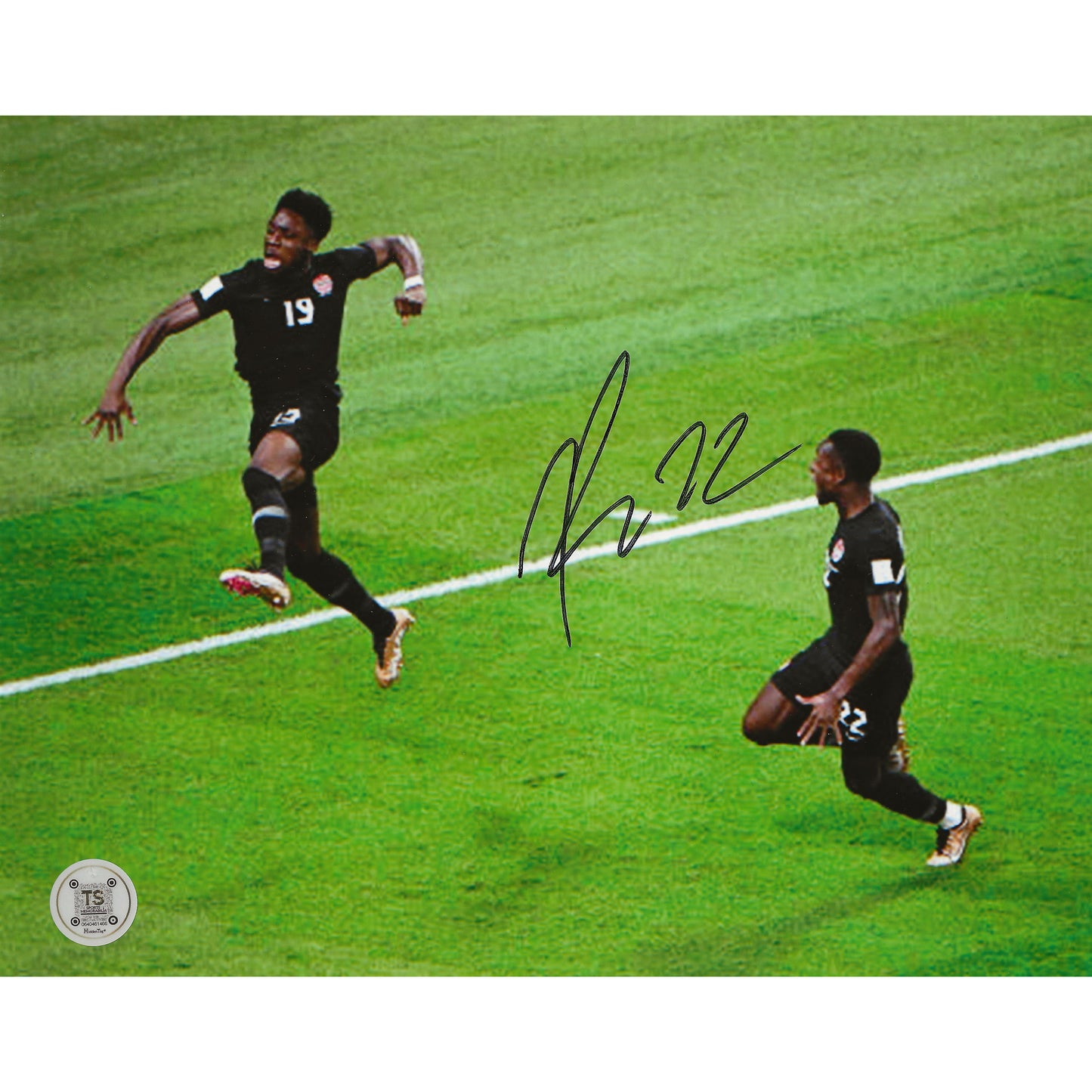 Richie Laryea Autographed Canada Men's National Team Celebration 8x10 Photo