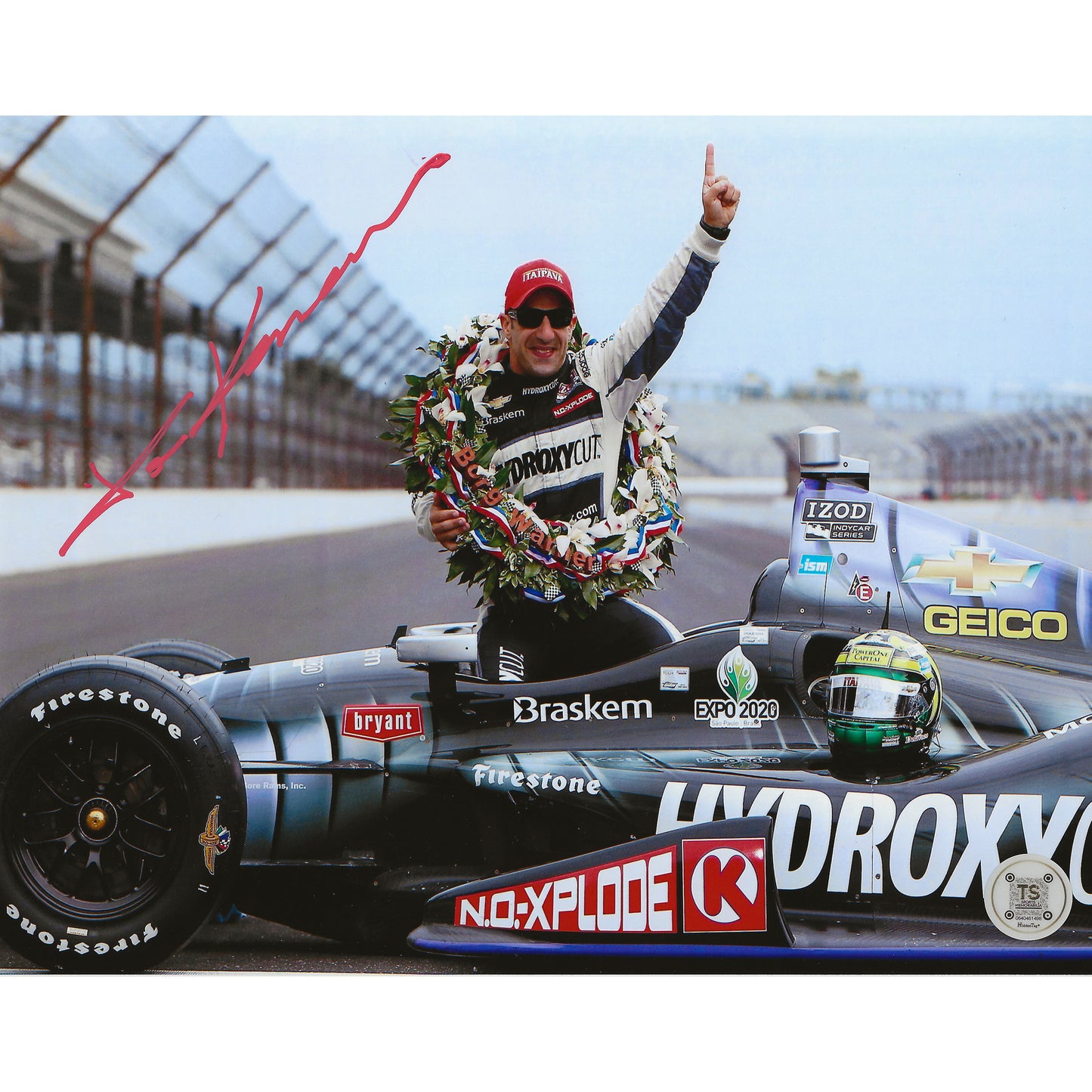 Tony Kanaan Autographed Indianapolis 500 Winner 8x10 Photo